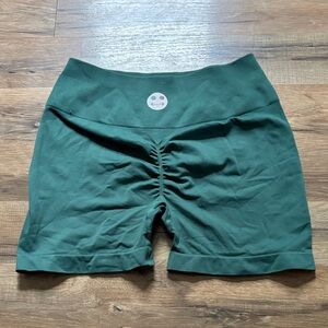MH Scrunch Shorts
